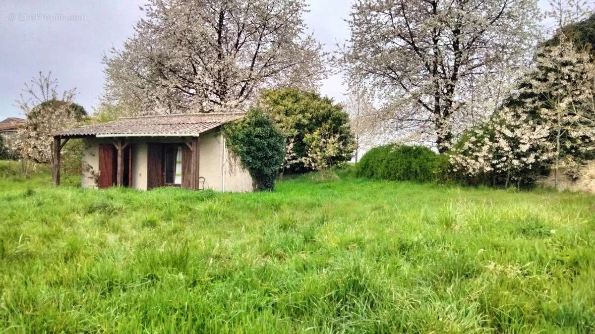 Terrain constructible+maisonnette - photo 3