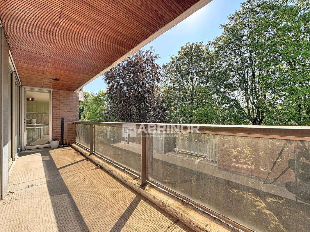 Appartement 127 m² 3 chambres bureau terrasse garage prox tram - photo 3