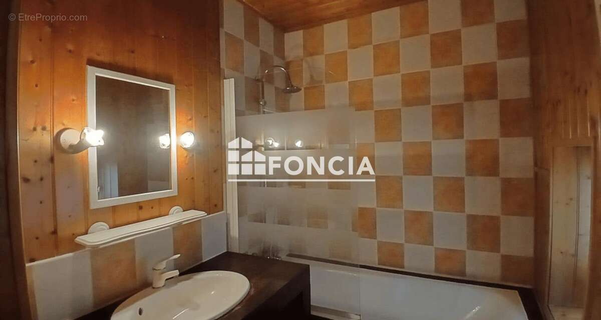 Maison à SAINT-PIERRE-DE-MESAGE