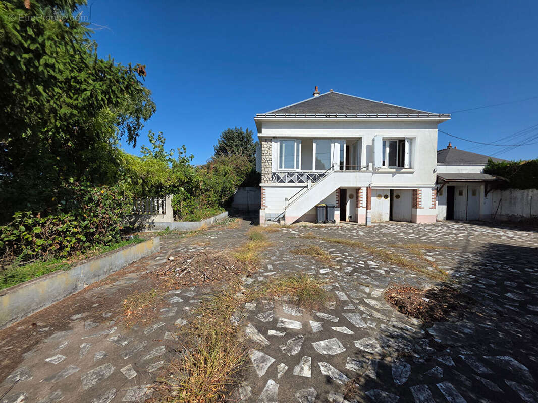 Maison à NOTRE-DAME-D'OE