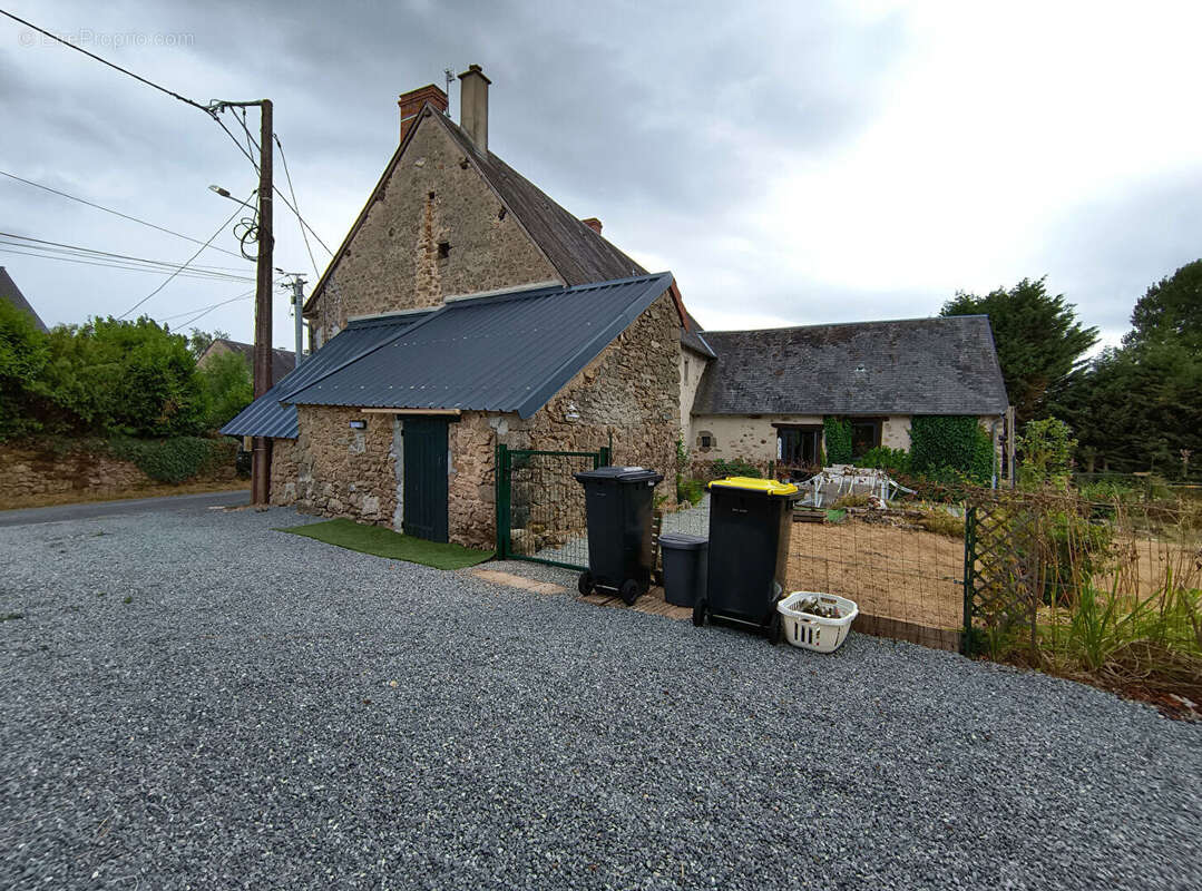 CREUSE- Près de La Souterraine- Maison de 4 chambres avec jardin - photo 18