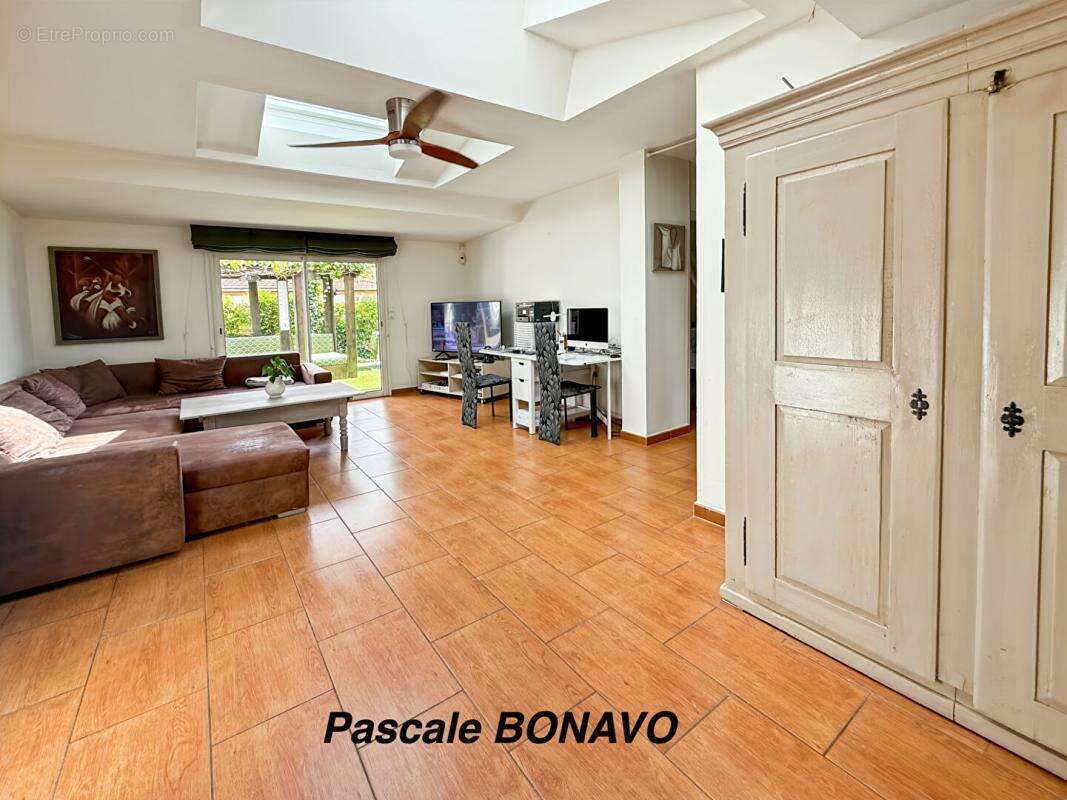 Maison à VENDAYS-MONTALIVET