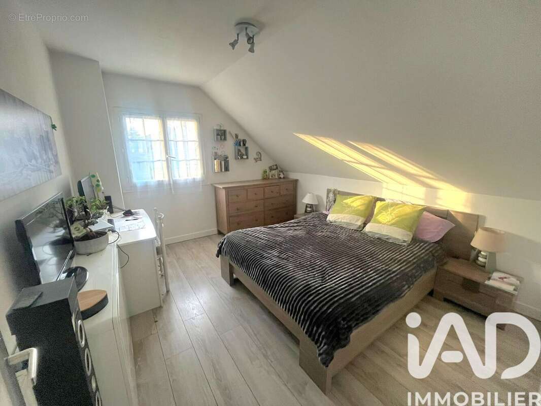 Photo 4 - Maison à MONTIGNY-LES-CORMEILLES