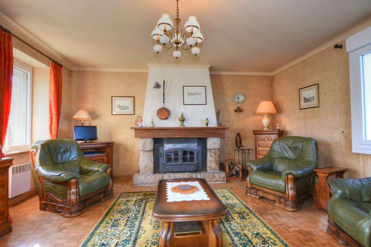 Maison à TREVOU-TREGUIGNEC