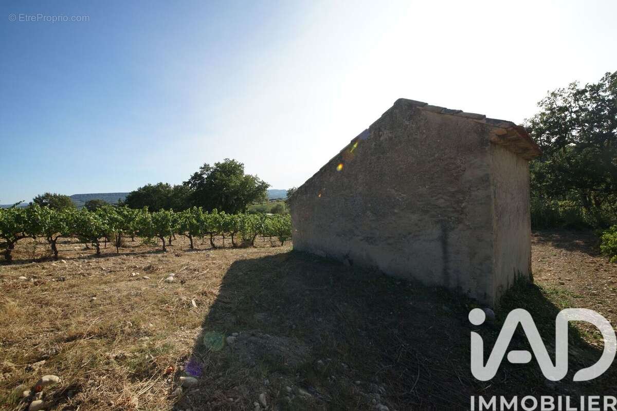 Terrain 7360 m² à Saint-Maurice-Sur-Eygues  - photo 5