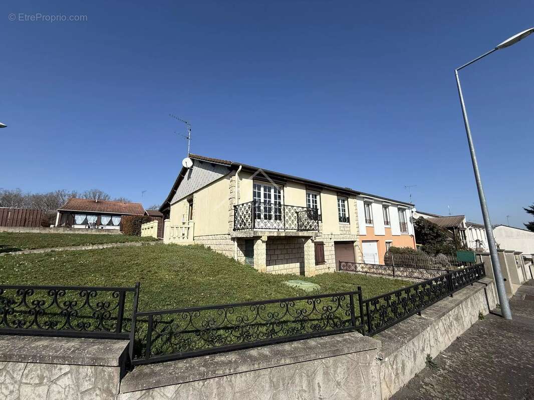 Maison à DOMERAT