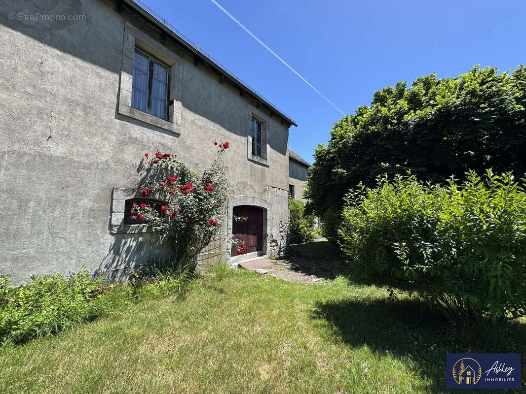 Maison à vendre 5 pièces YDES - Maison à YDES