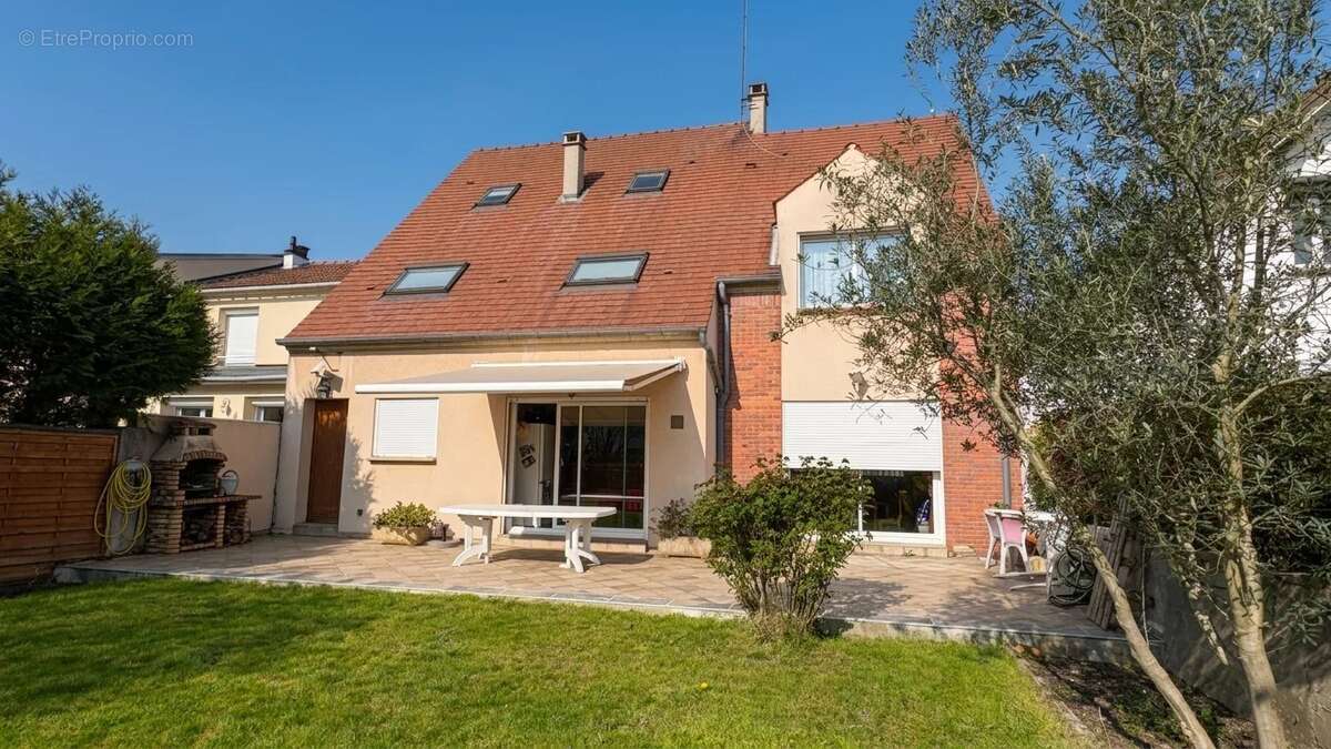 Maison à VILLEMOMBLE