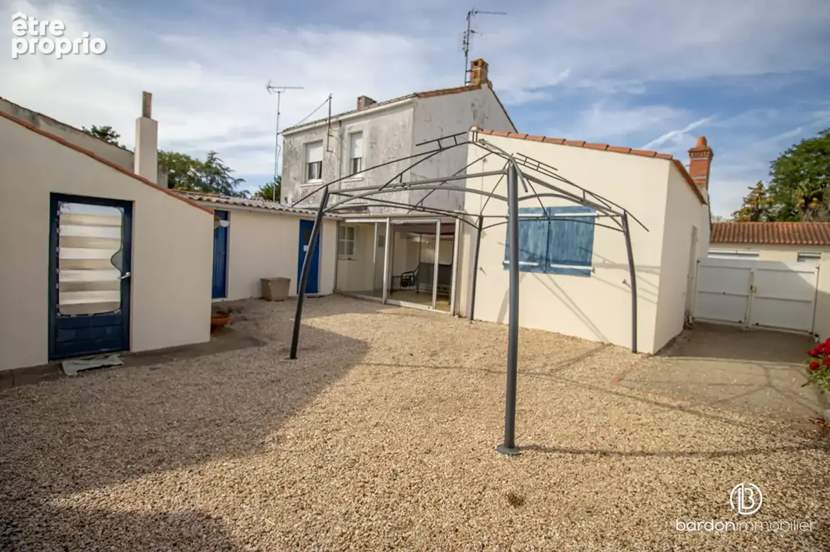Ensemble immobilier - 86 m² - Bourg de Saint-Gervais - photo 2