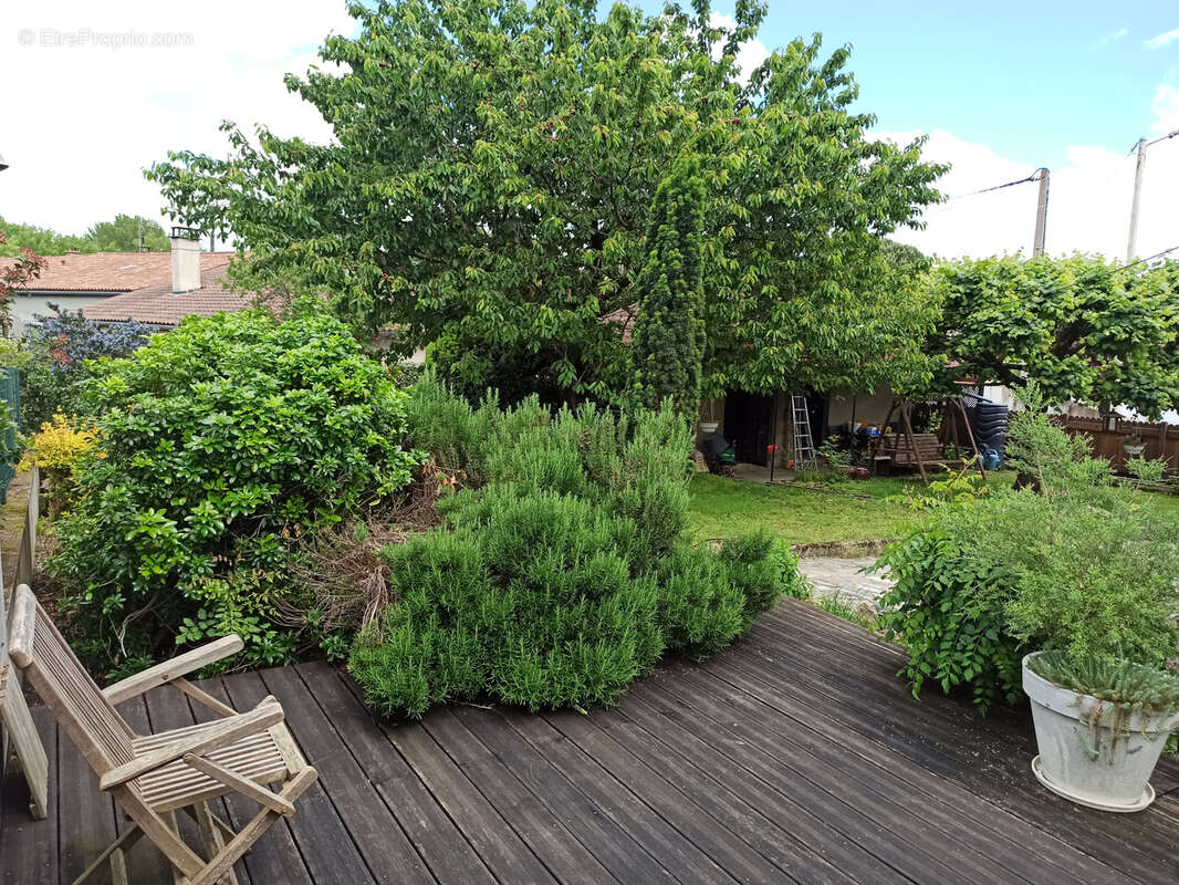 Maison à LABRUGUIERE