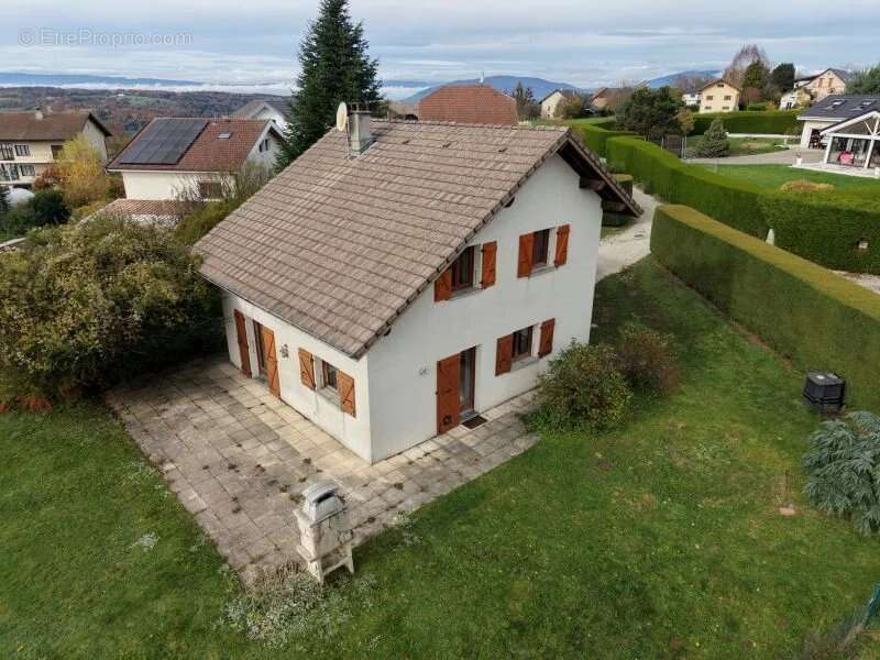 Maison à CRUSEILLES