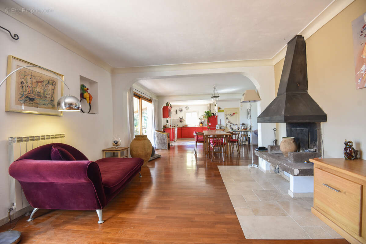 Maison à VILLECROZE