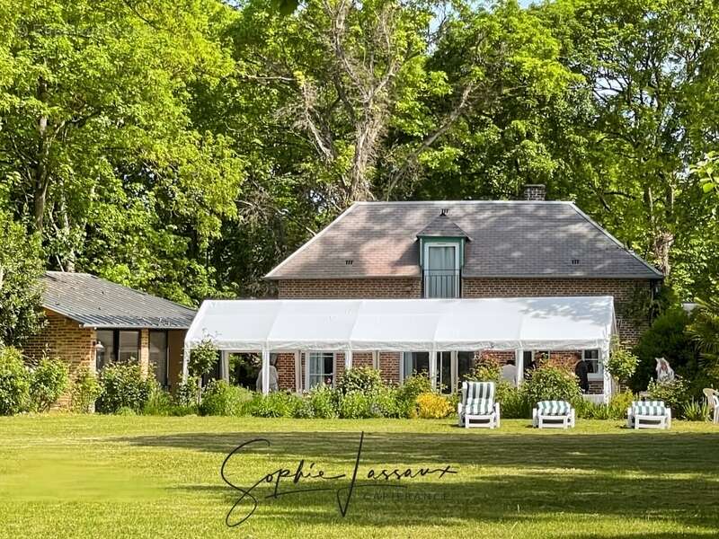 Demeure de caractère à vendre à Bézu-Saint-Éloi – 9 pièces, 5 chambres, parc de près de 6 000 m² avec maison d'amis et espace bi - photo 3