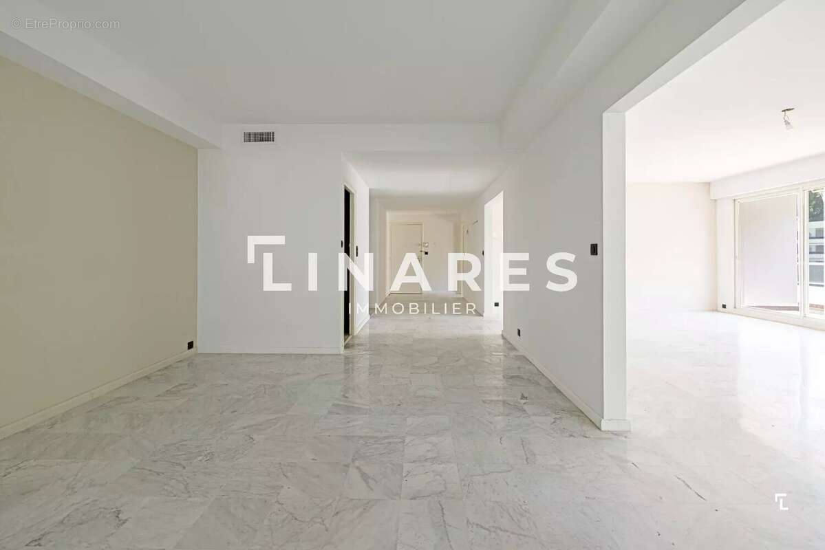 MY CADENELLE - Appartement T4/5 de 168m2 + Terrasses 35m2 - Résidence sécurisée avec piscine -13008 - photo 10