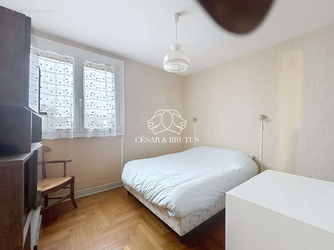 CHAMBRE 2 - Appartement à LYON-3E