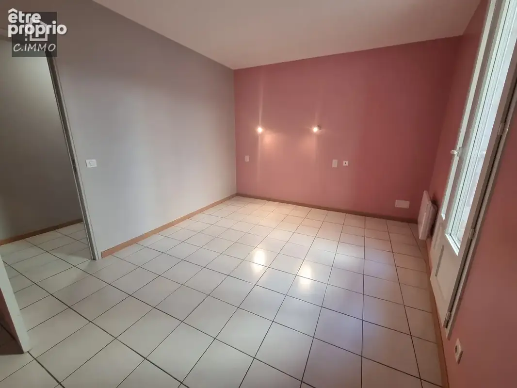 Très grande maison de village de type 4 avec garage de 30 m2 et balcon - photo 7