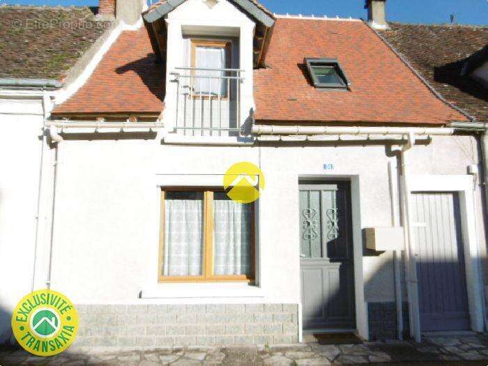 Maison à MEZIERES-EN-BRENNE