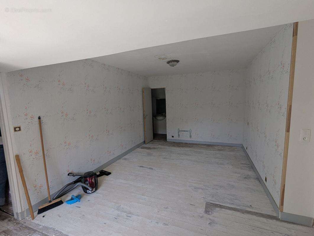 Maison bourgeoise 170m2 5 chambres Terrain 2 217m2 - photo 11
