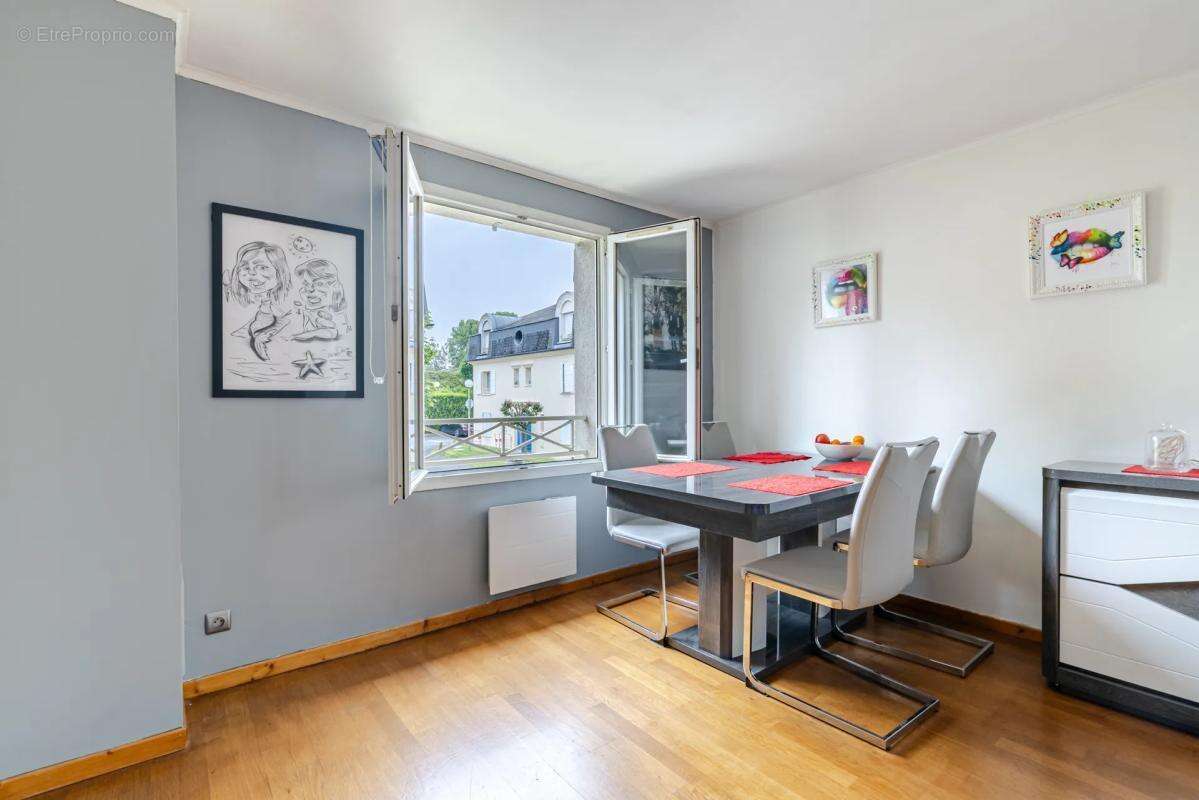 Appartement à LOUVRES