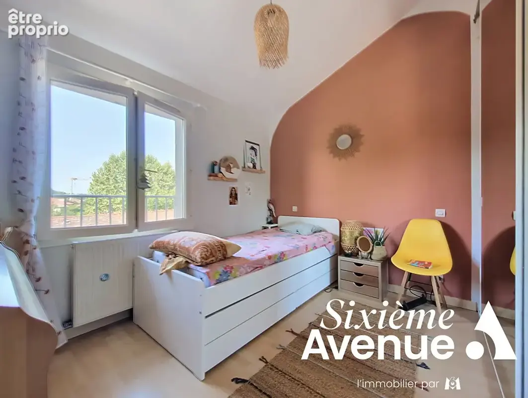 Maison Saint-Symphorien D'Ozon - 6 pièces - 3 chambres - 99 m² - photo 12