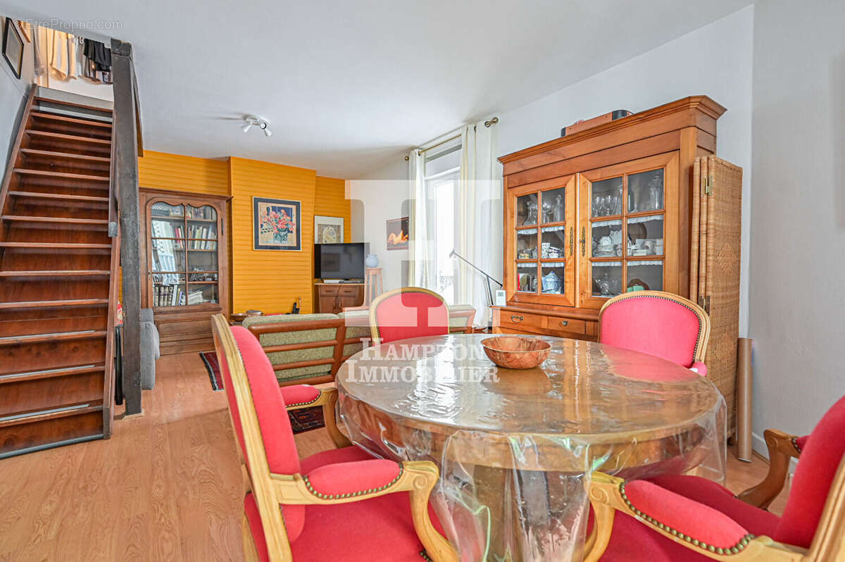 Appartement à PARIS-19E