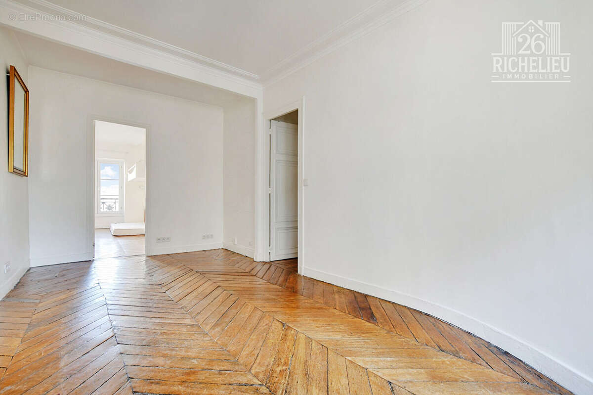 Appartement à PARIS-2E