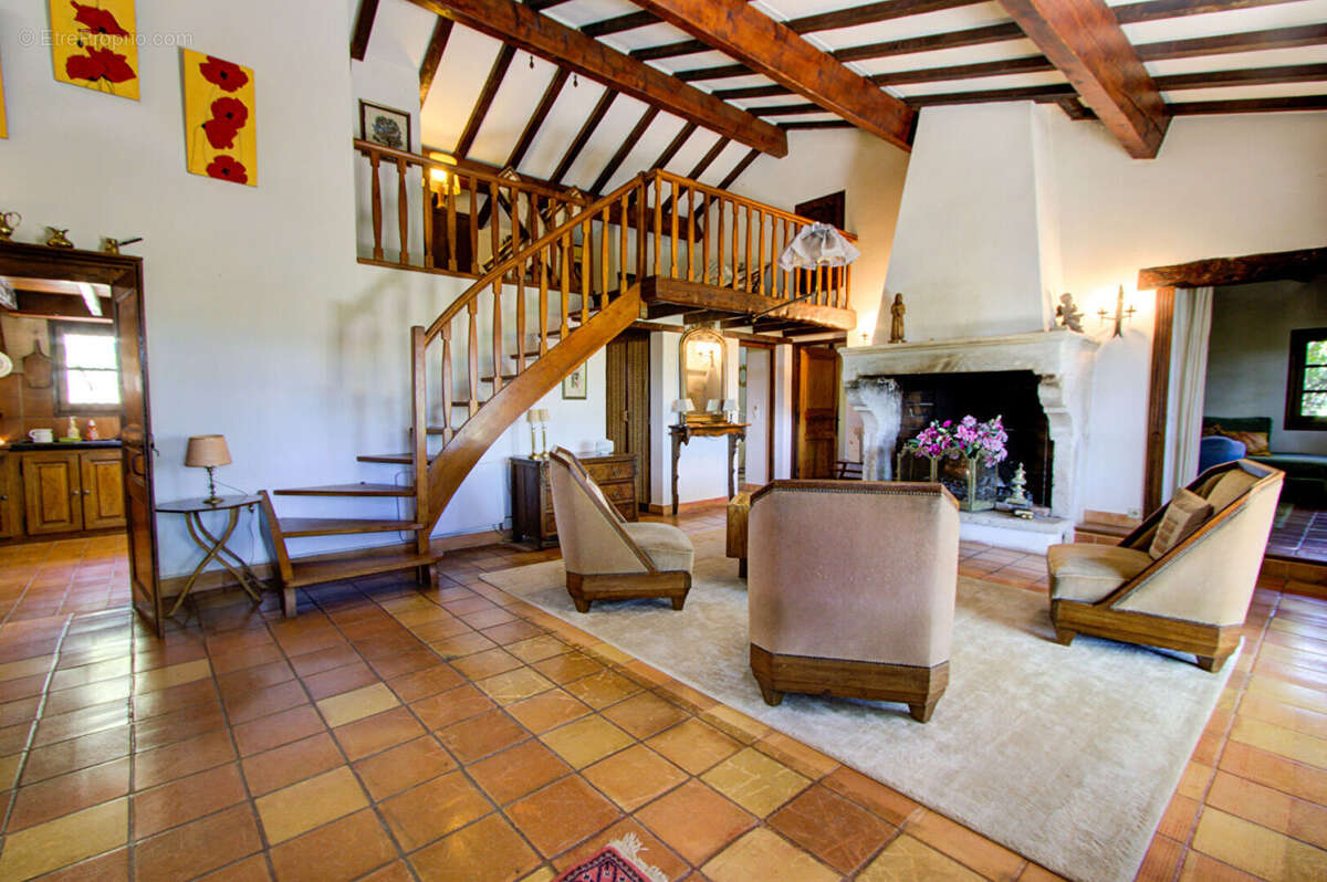 Maison à SAINT-PAUL-TROIS-CHATEAUX
