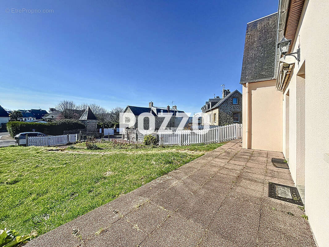 Maison à SAINT-PAIR-SUR-MER