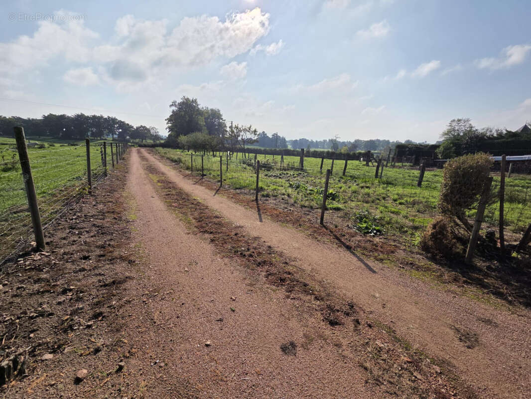 Maison à SAIL-LES-BAINS