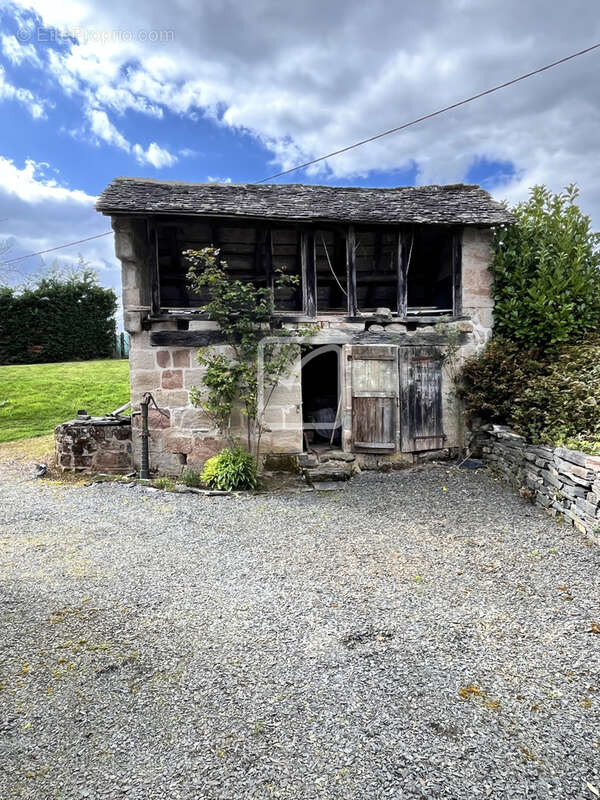 Maison à VARS-SUR-ROSEIX
