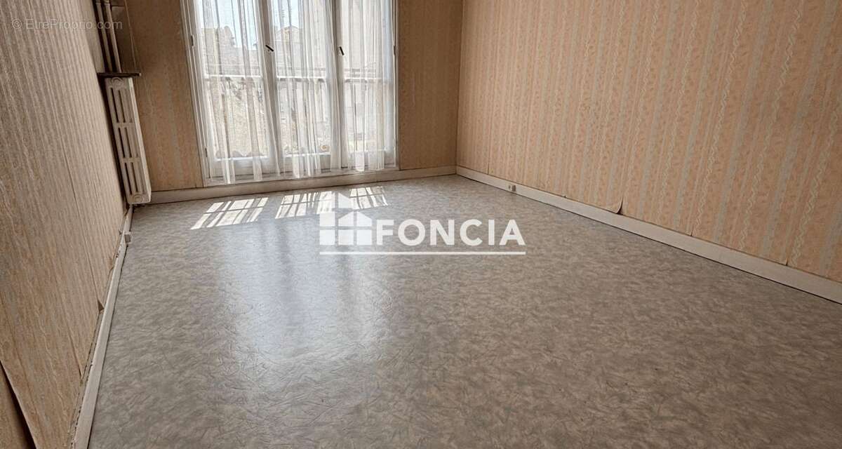 Appartement à SAINT-MAUR-DES-FOSSES