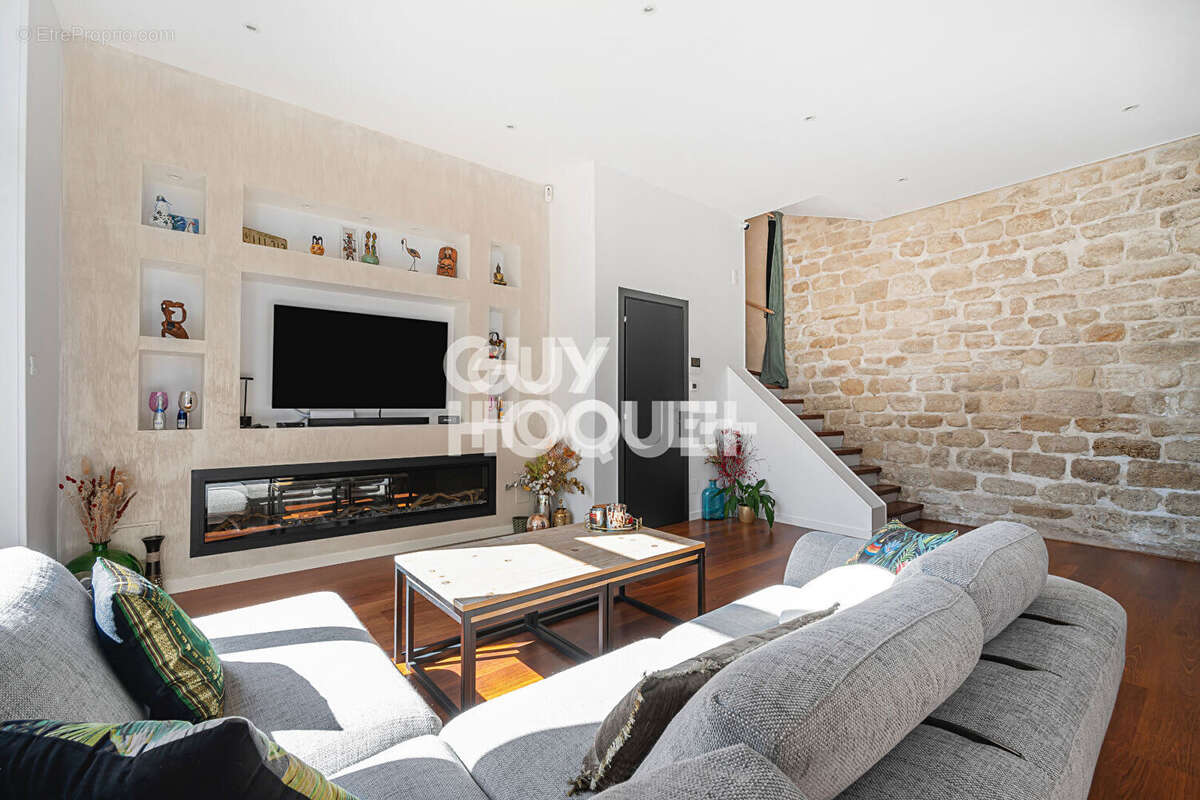 Maison d'exception -128 m2 -100 m2 de jardin arboré - photo 2