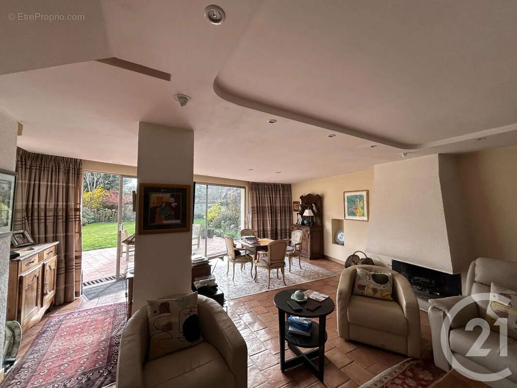 Maison à SAMOIS-SUR-SEINE