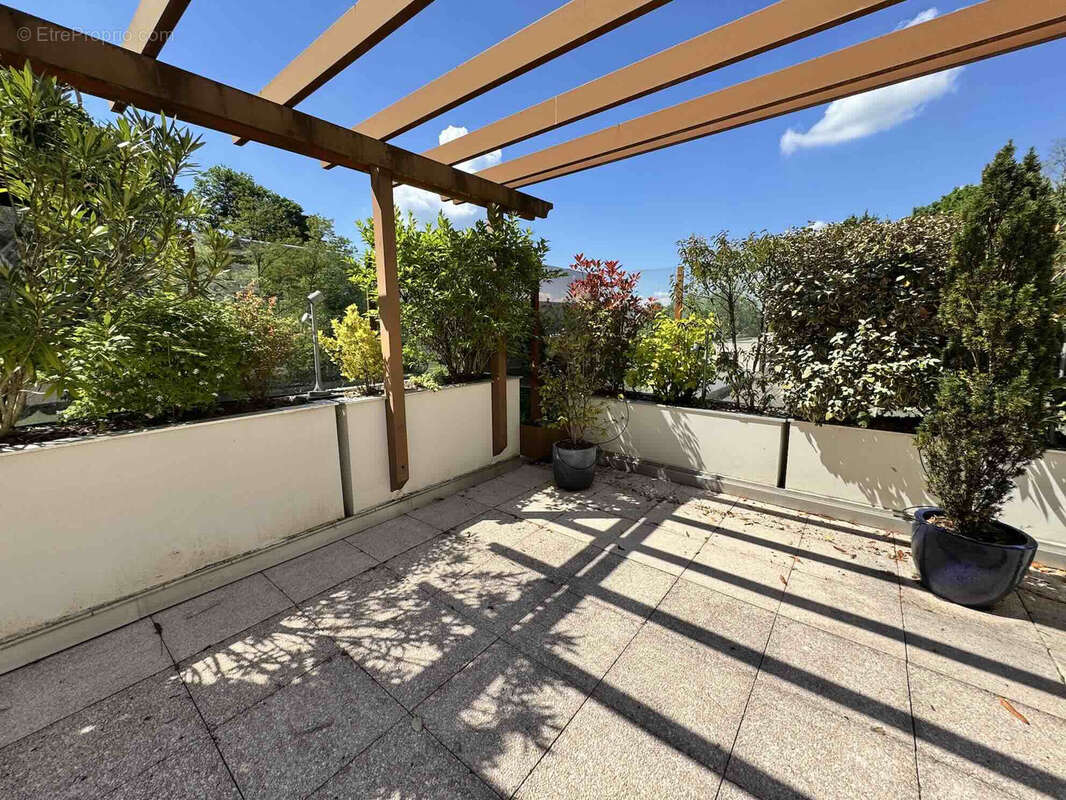 Appartement à FONTAINES-SUR-SAONE