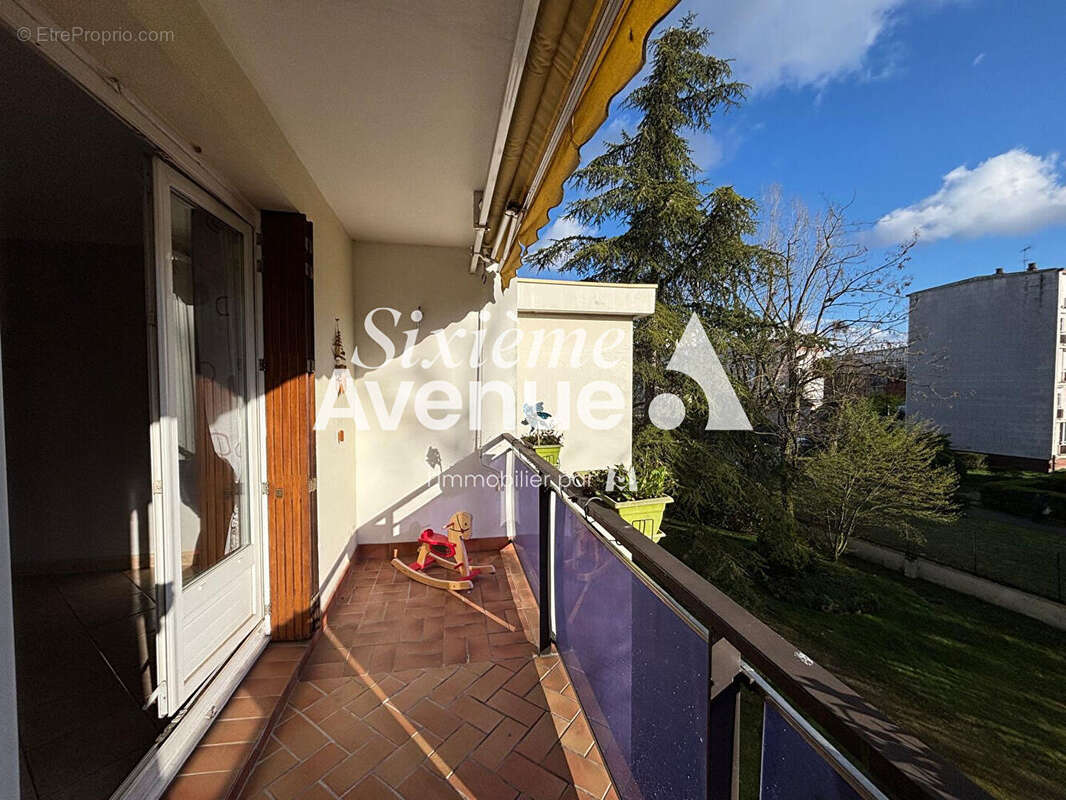 Appartement à SARTROUVILLE