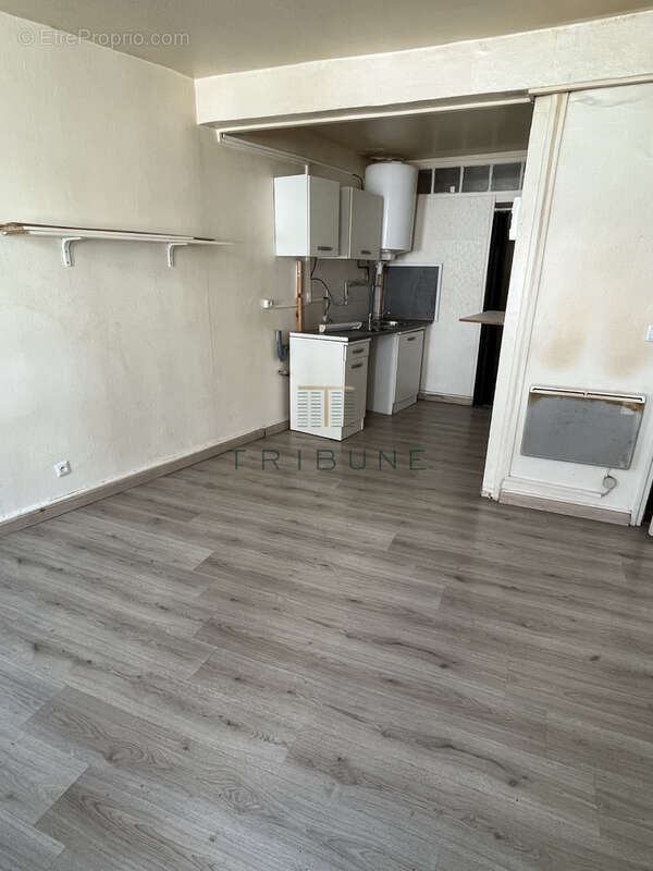 Immeuble avec 1 local commercial et 11 appartements - photo 3