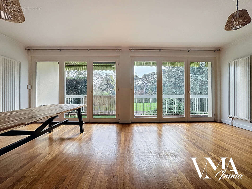 Appartement à ANSE