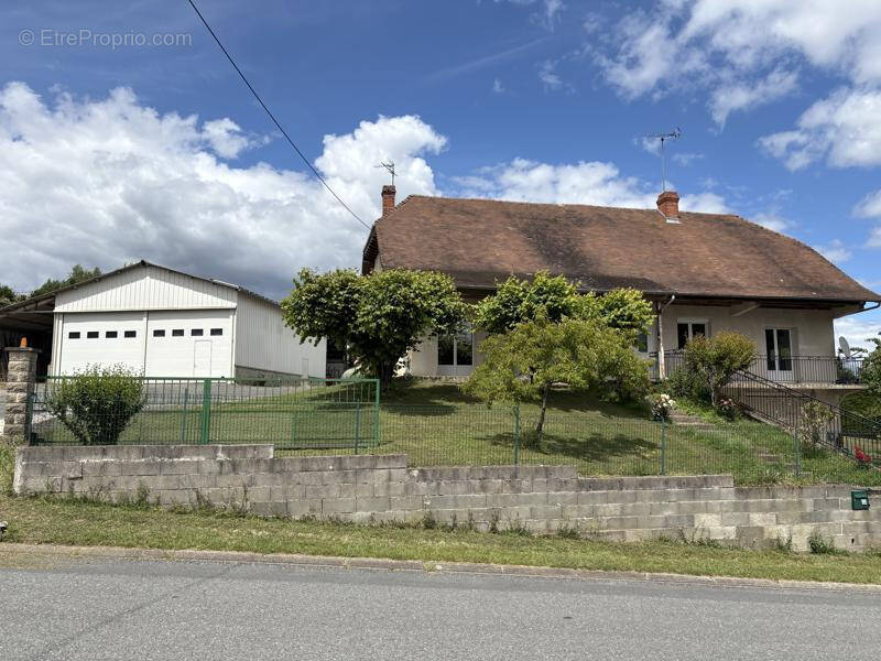 Maison à LUBERSAC