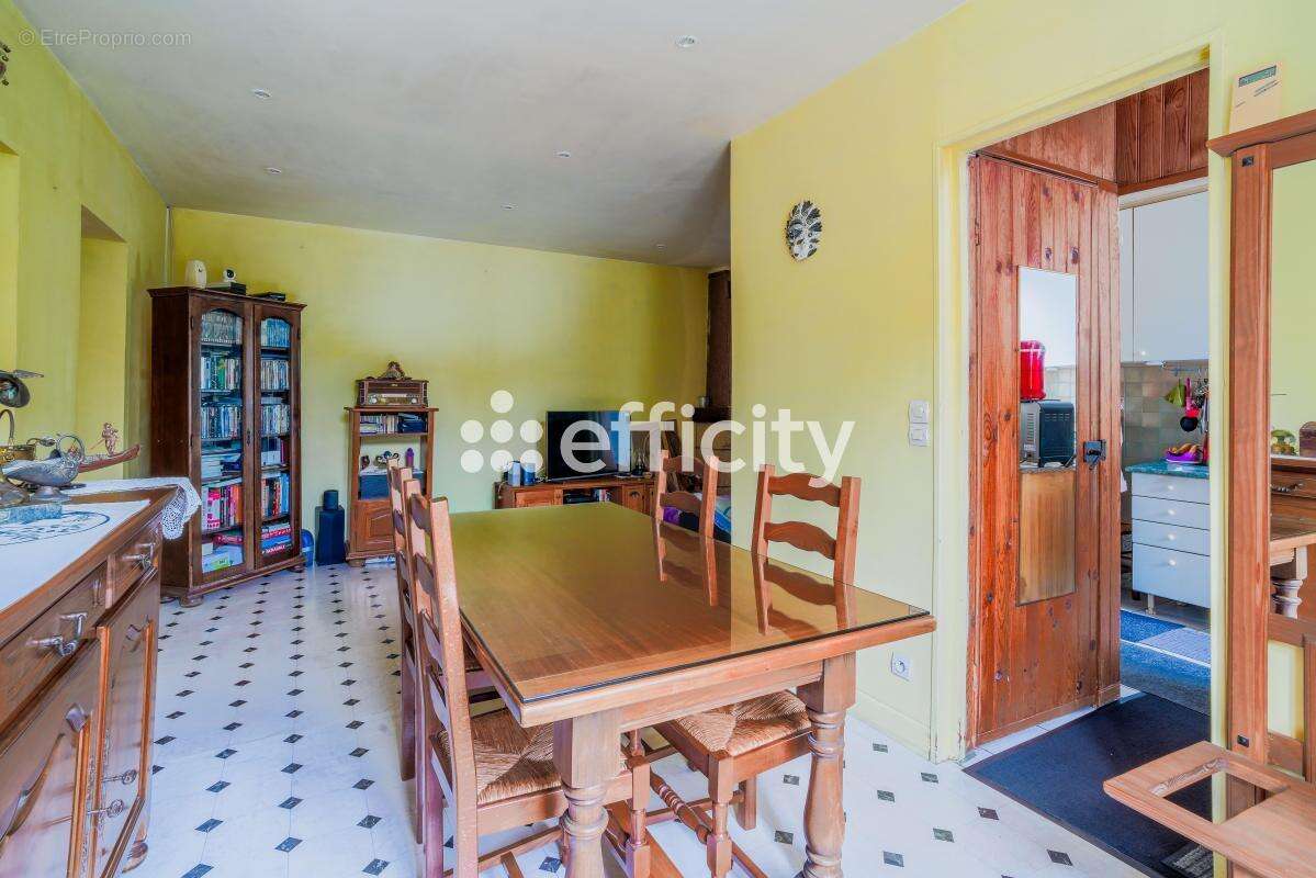 Maison à GOUSSAINVILLE