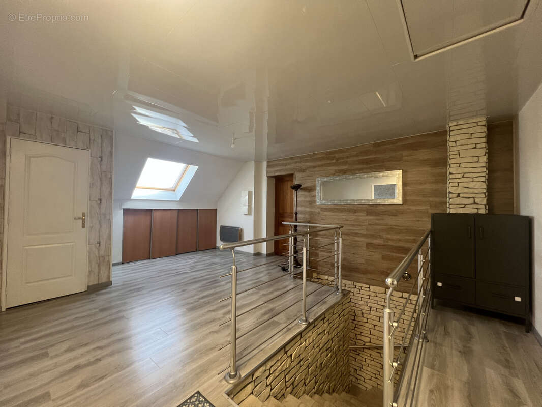 Maison familiale en pleine propriété avec 5 chambres, sous-sol complet et terrain de 1 100 m2 Val-de-Vesle - photo 11