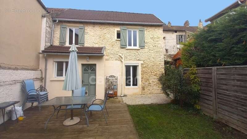 Maison à BENNECOURT