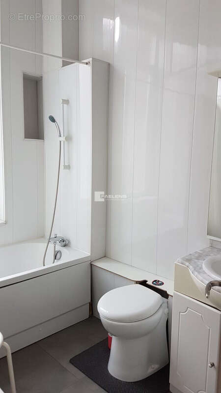 1 ER ETAGE