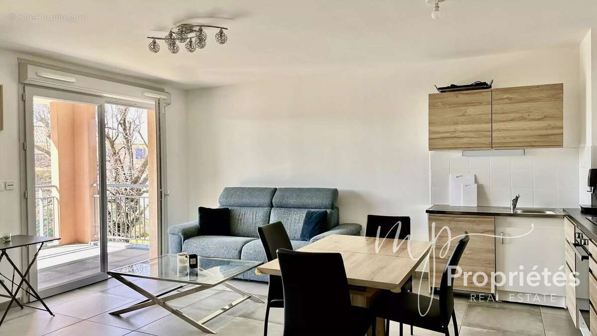 Appartement à BORMES-LES-MIMOSAS