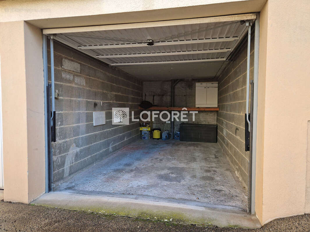 Appartement à ONET-LE-CHATEAU