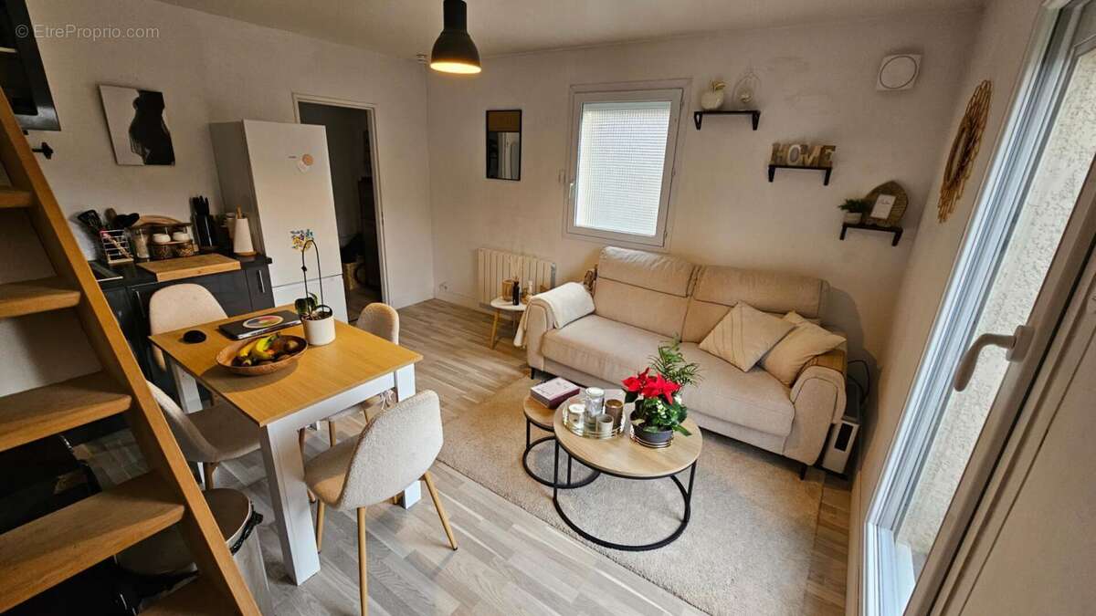 Appartement à CONDE-SUR-VESGRE