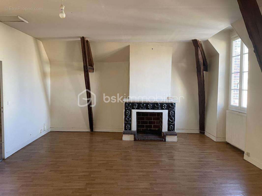 Appartement à VILLENEUVE-SUR-YONNE