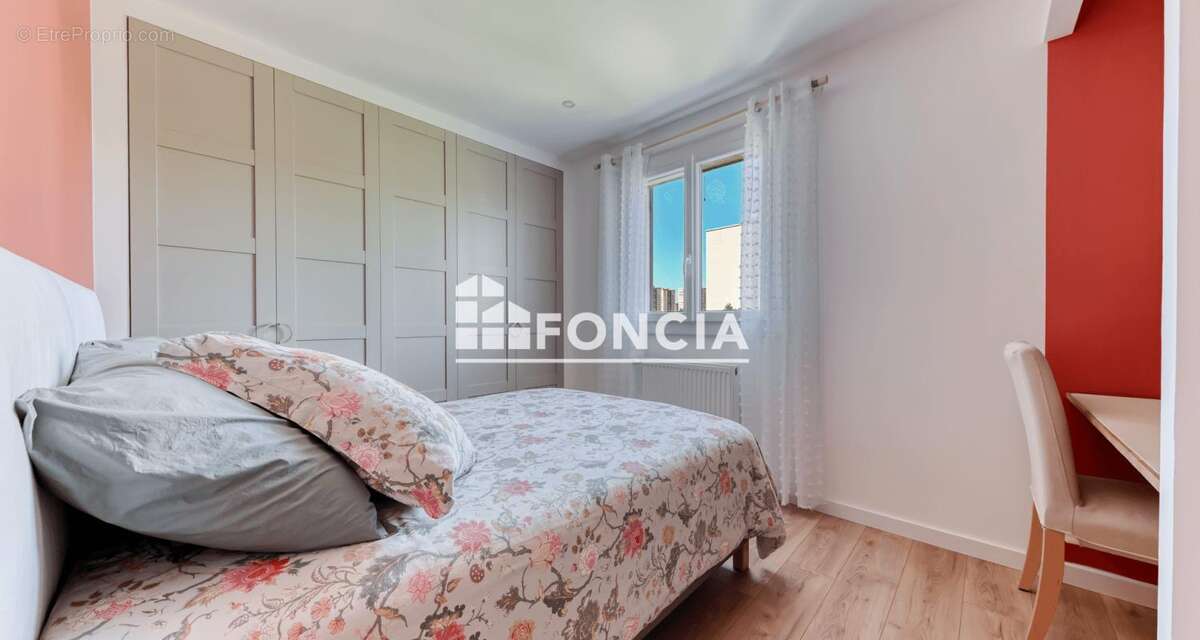 Appartement à BRON