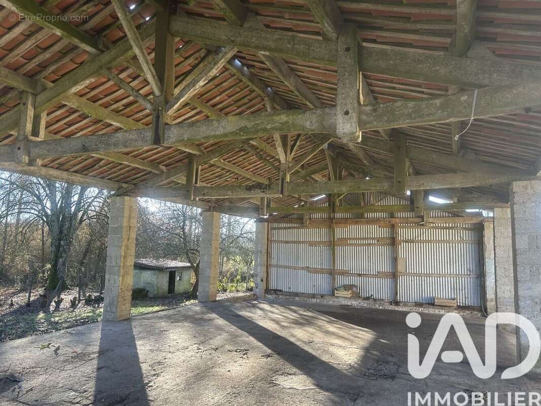 Photo 2 - Maison à MONTMOREAU-SAINT-CYBARD