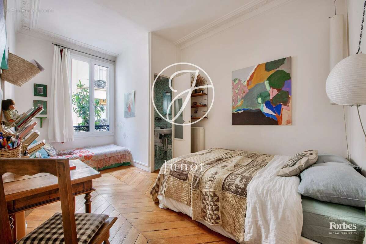 Appartement à PARIS-9E