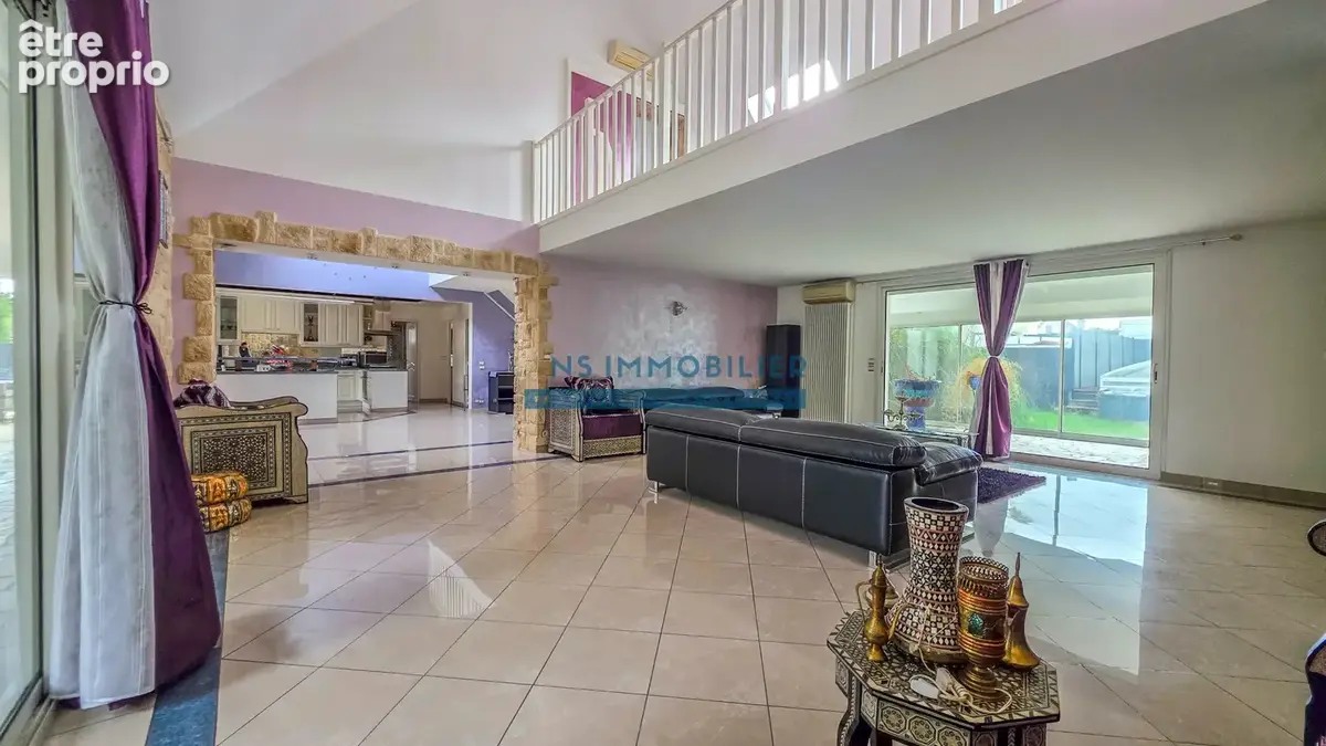 Maison d'exception 221m2 + Terrain 1091m2 + Garage - photo 3